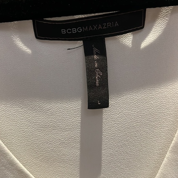 Bcbg maxazira white blouse in size large - Picture 2 of 4